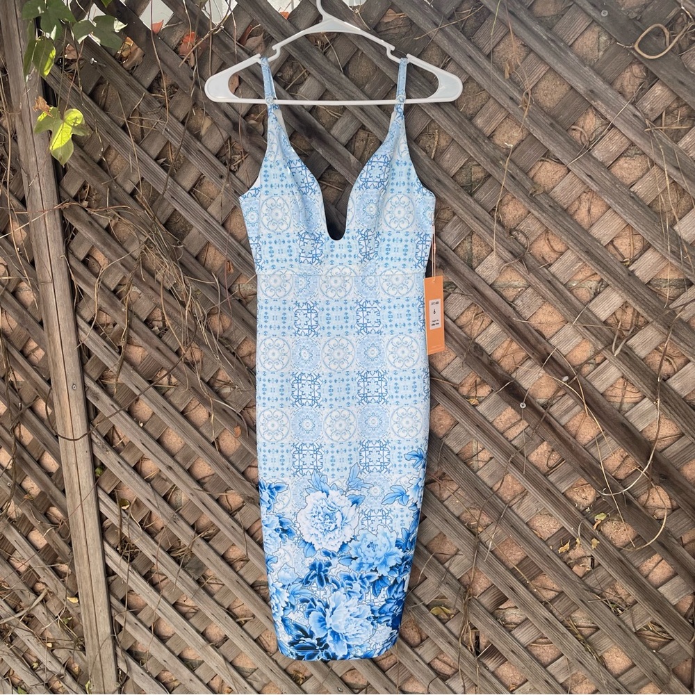 NWT! Ginger Fizz Blue Floral Plunge Neck MIdi Pencil Dress Size UK 6 / US 2
